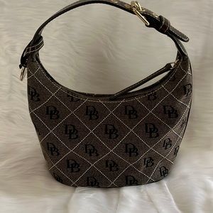 Small Dooney and Burke shoulder logo bag.